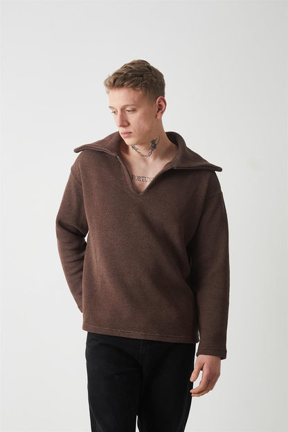 R-5850Men’s Knitted Sweatshirt with Collar Detail – Brown