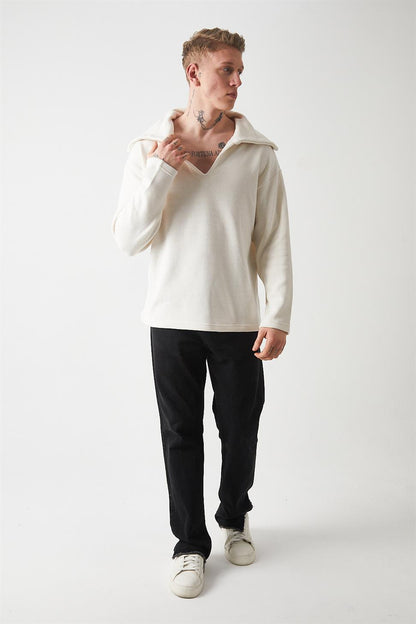 R-5850 Men’s Knitted Sweatshirt with Collar Detail – Ecru