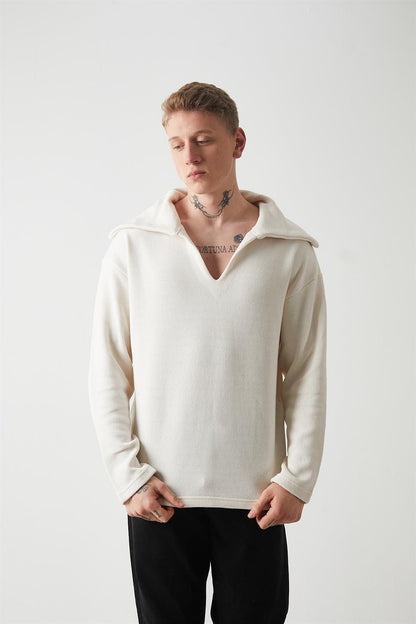 R-5850 Men’s Knitted Sweatshirt with Collar Detail – Ecru