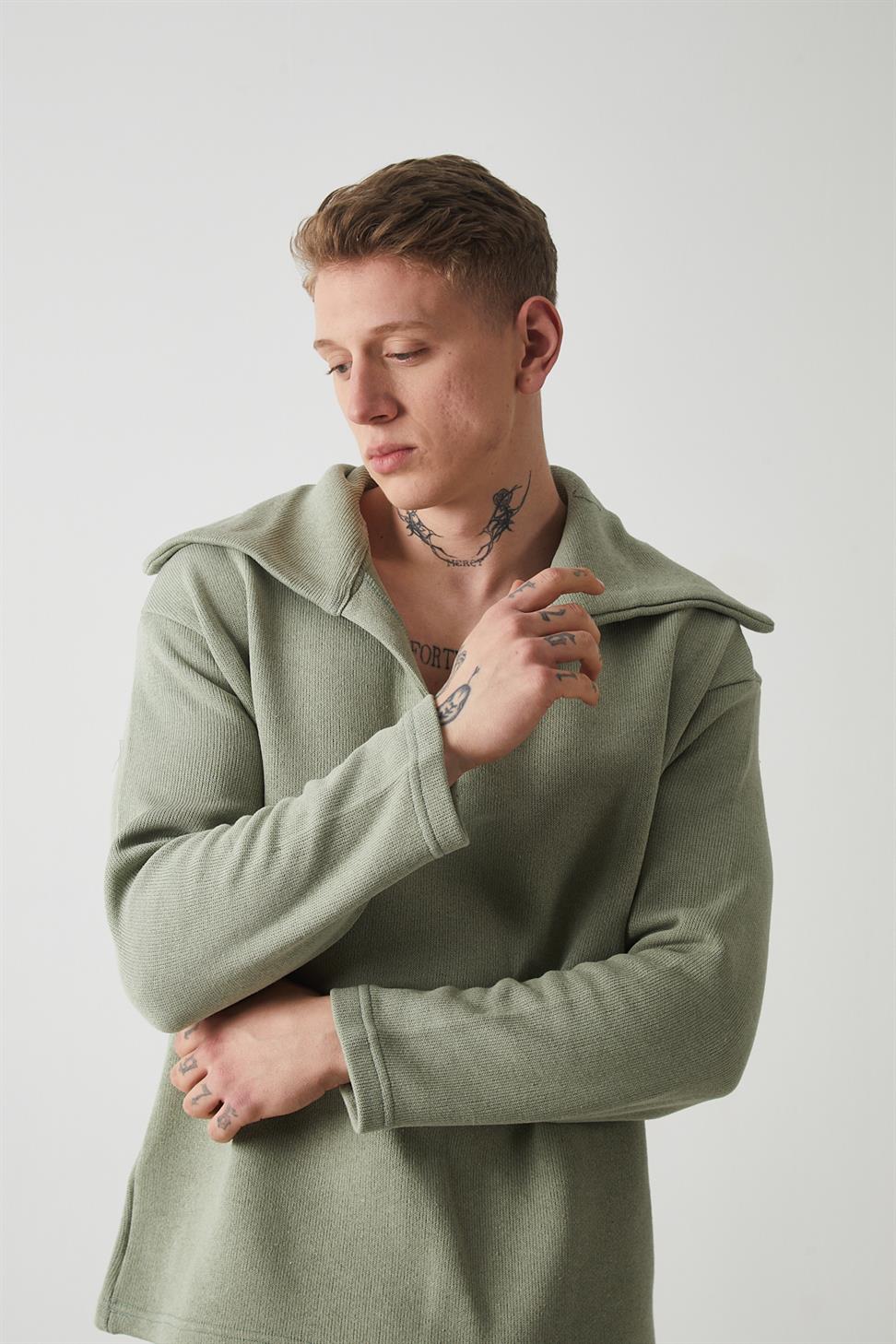 Men’s Knitted Sweatshirt with Collar Detail – Sage Green (R-5850)