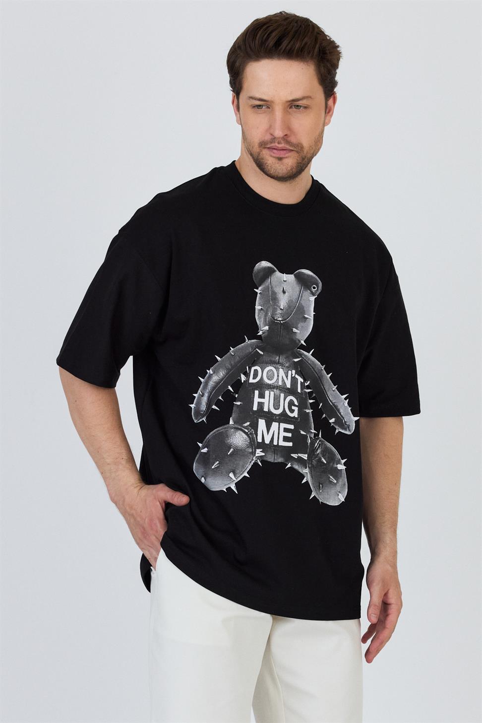 R-5860 R-5860 Men’s 100% Cotton Supima Jersey T-Shirt – Black Oversize with Bear Print “DON’T HUG ME” Detail