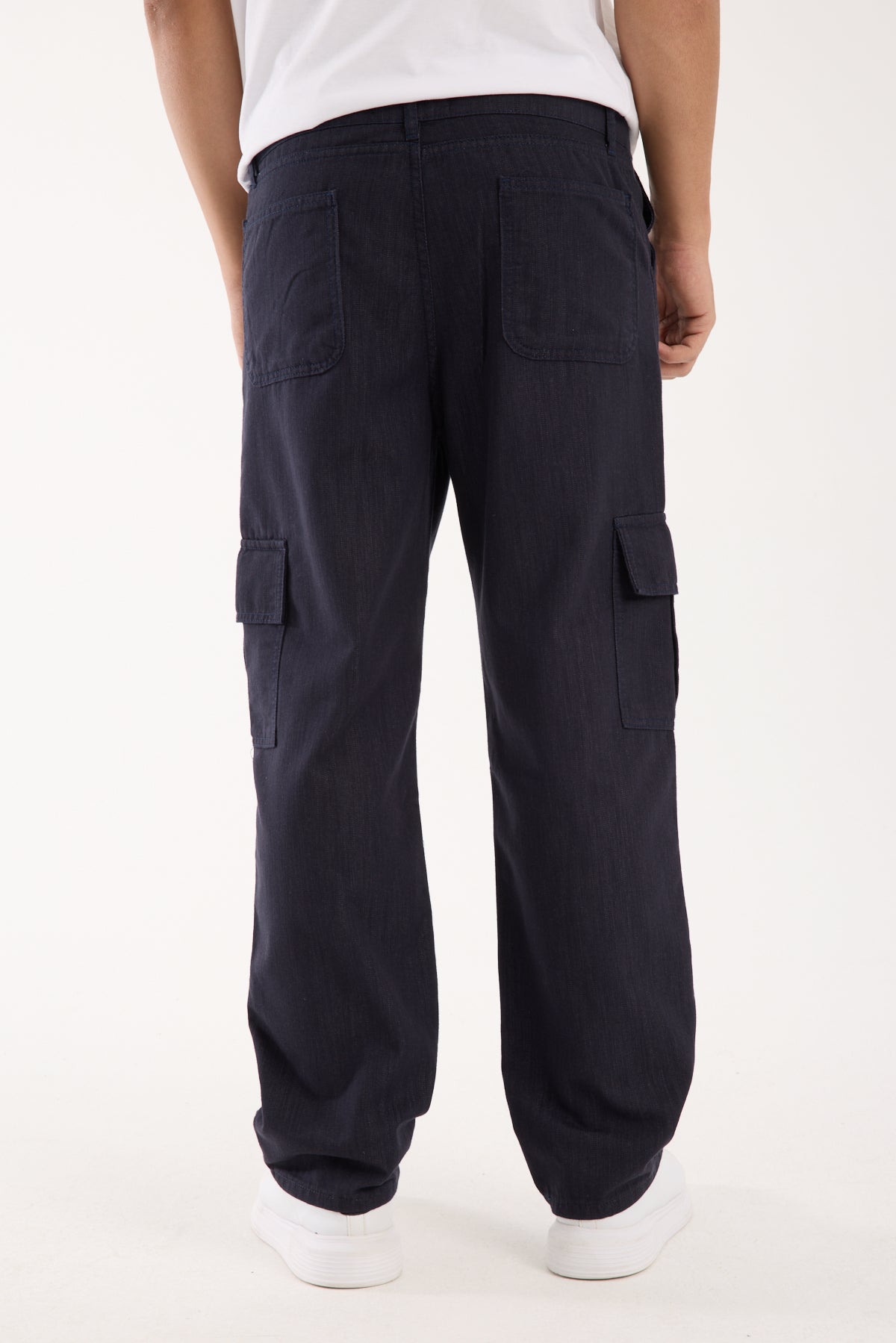 color:navy