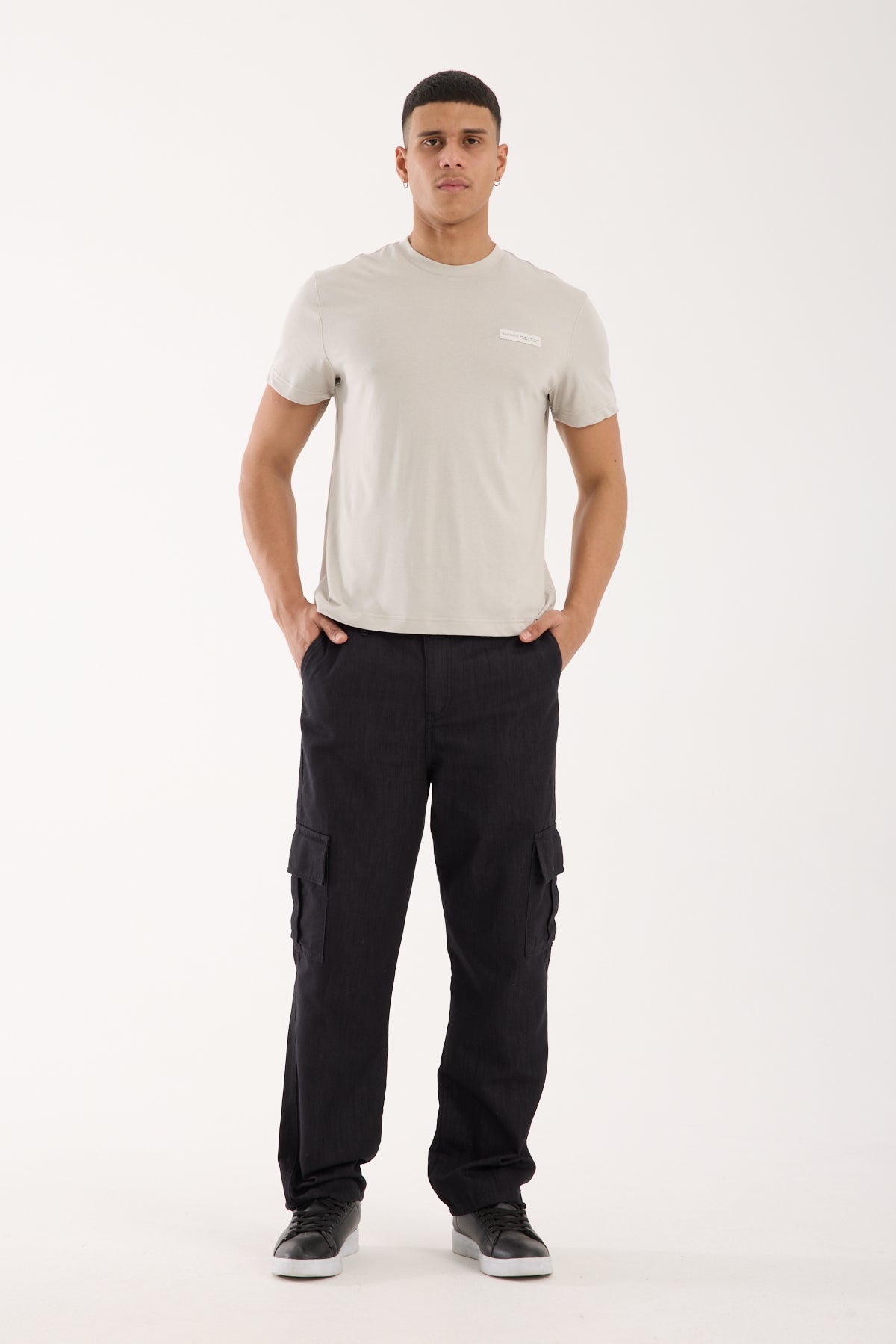 color-card:black color:black