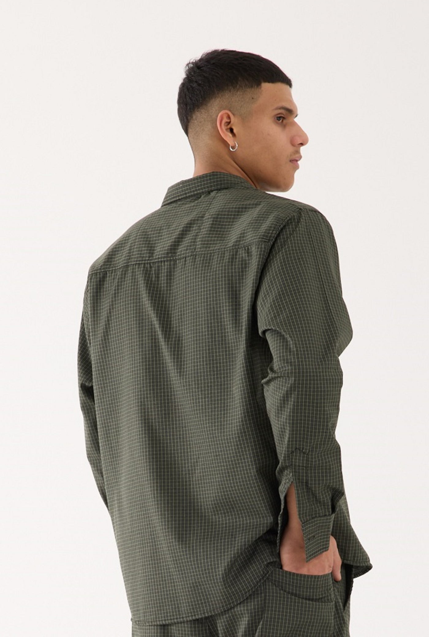 color:khaki