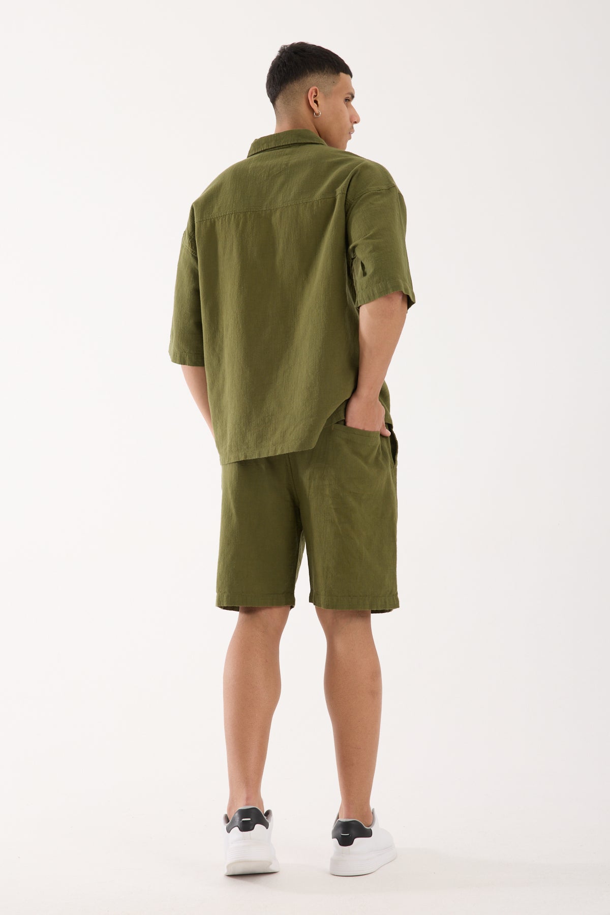 color:khaki