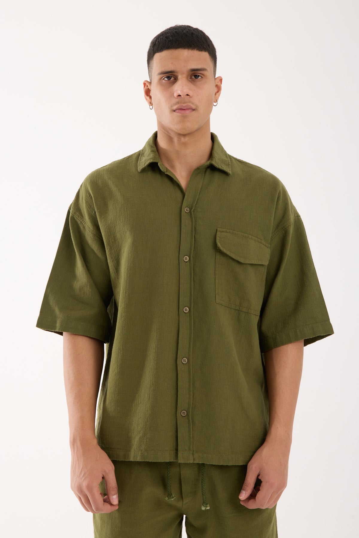color:khaki