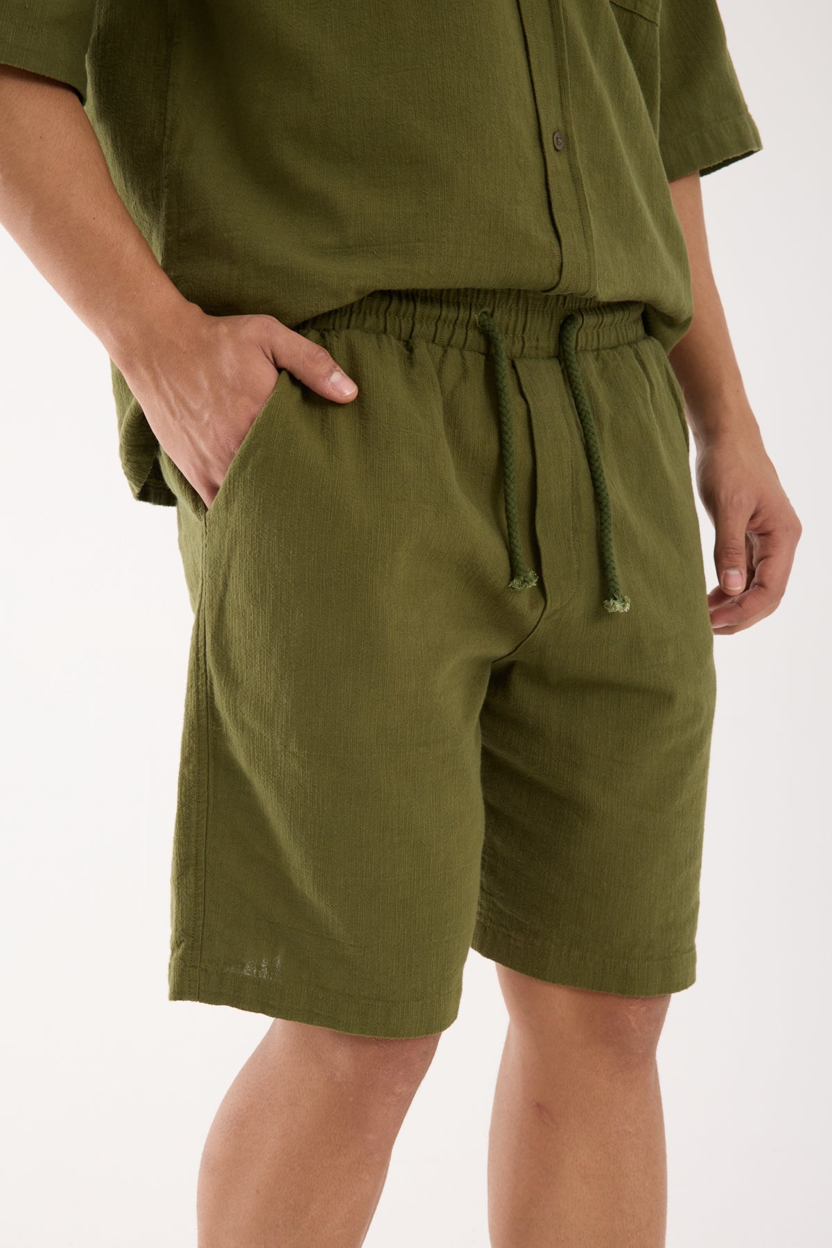 color:khaki