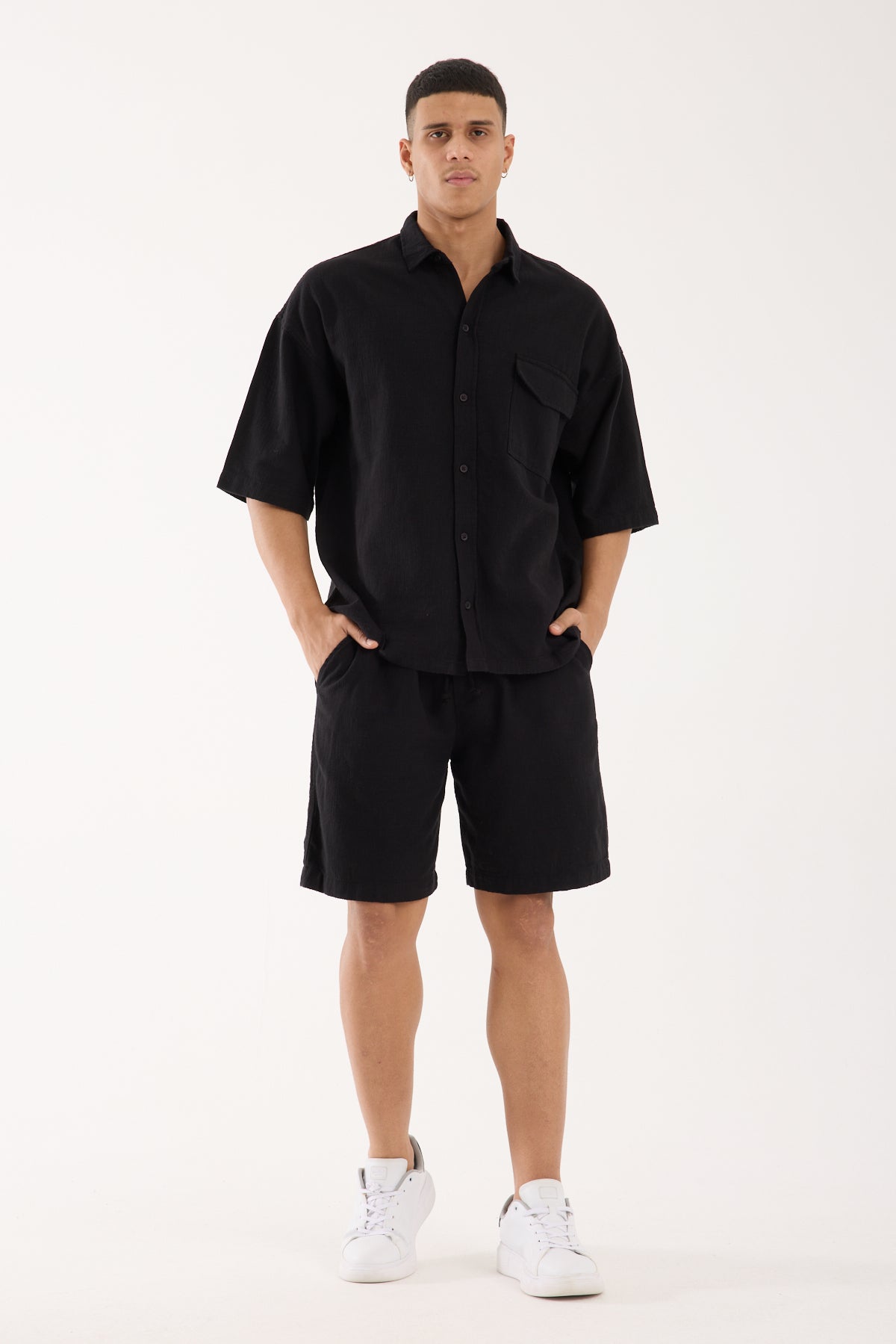 color-card:black color:black