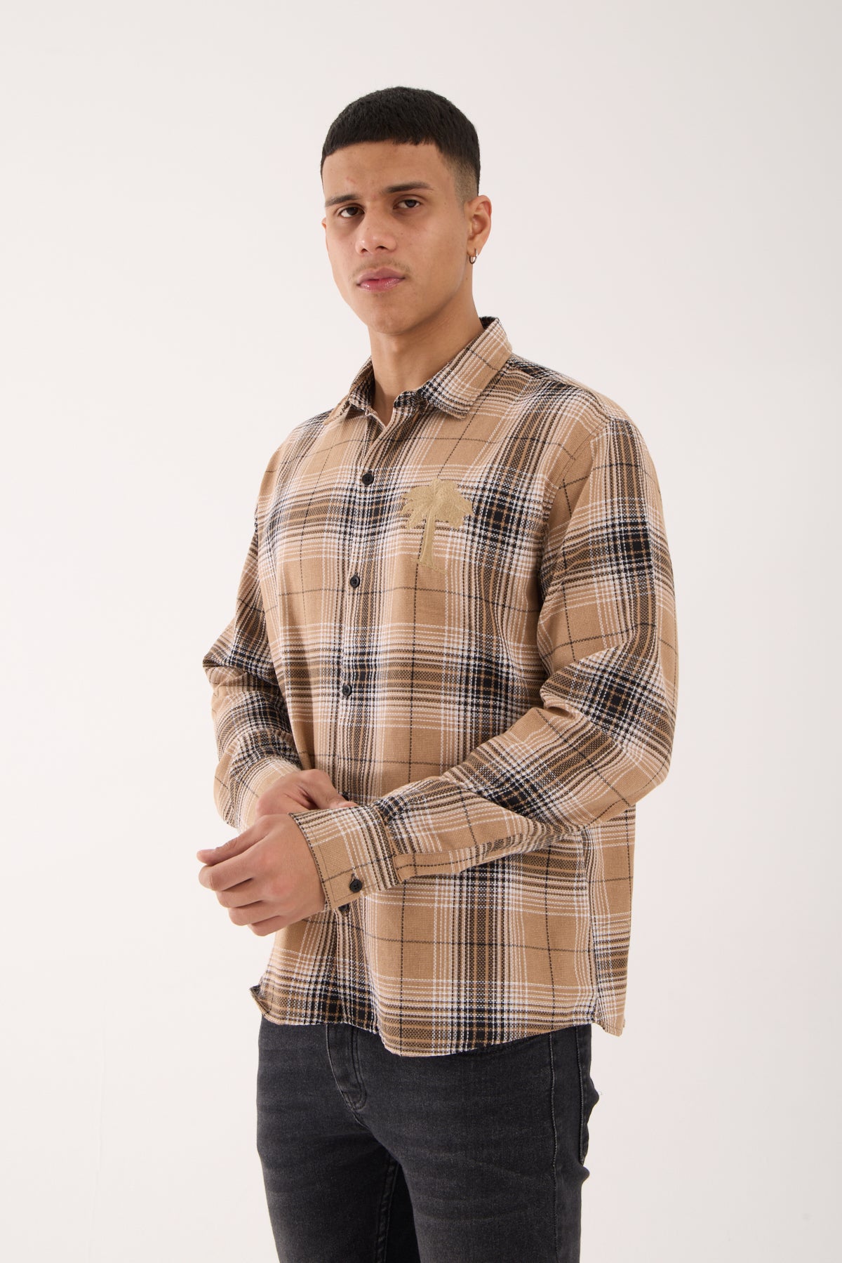 color:beige