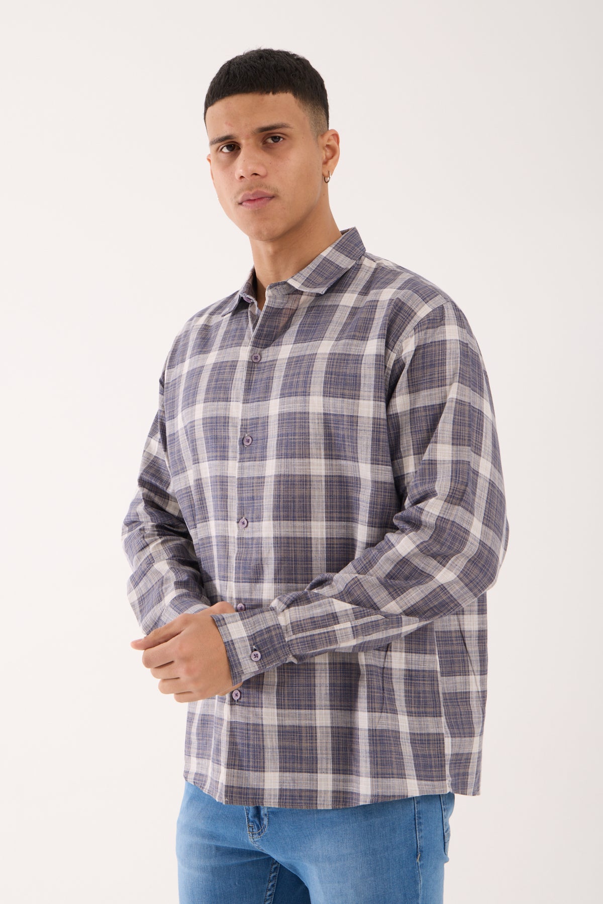 color:navy