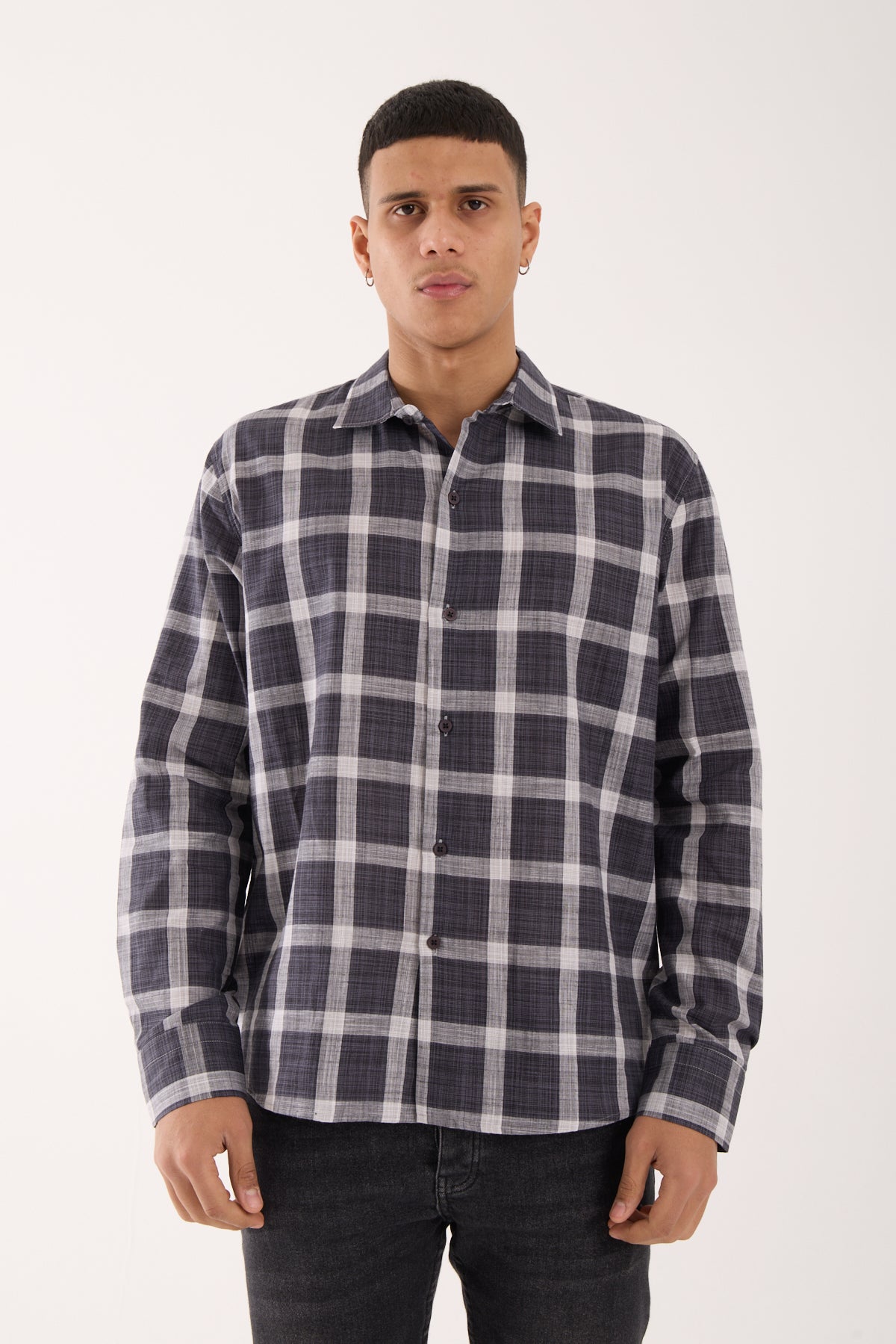 color-card:black color:black